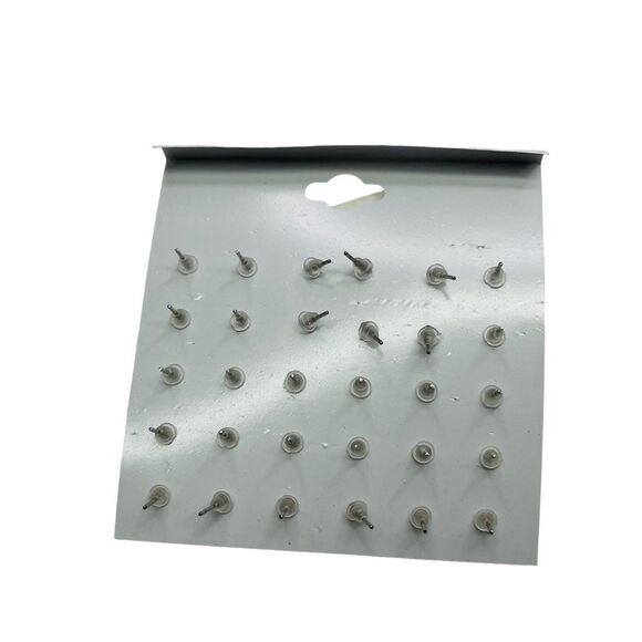 10/$25🦋 Dream Plus 15 Pairs of Gold Stud Earrings - Picture 6 of 7